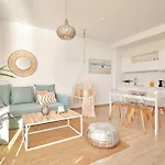 Sunset Charming With Jacuzzi Apartman
